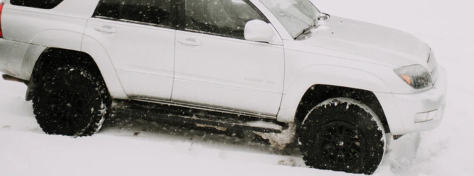 What to Do If Your Car Gets Stuck in The Snow?